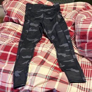 ATHLETA CAMO 7/8